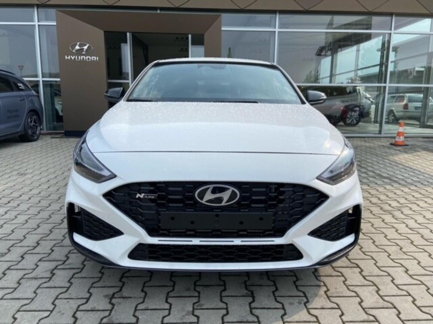 O241H03844_11.webp_i30 FB PD NLINE 1,5 T-GDI MHEV 103 kW