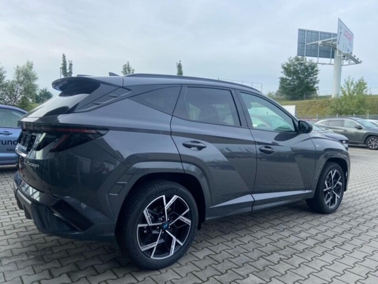 O241H03896_13.webp_TUCSON MY25 N Line 1,6 T-GDI 118 kW DCT 7.st Automatická