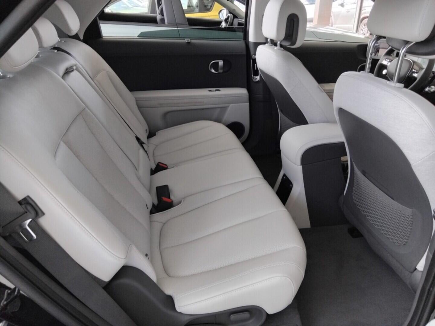 O241H03915_11.webp_IONIQ 5 MY23 STYLE PREMIUM POWER  77 kW