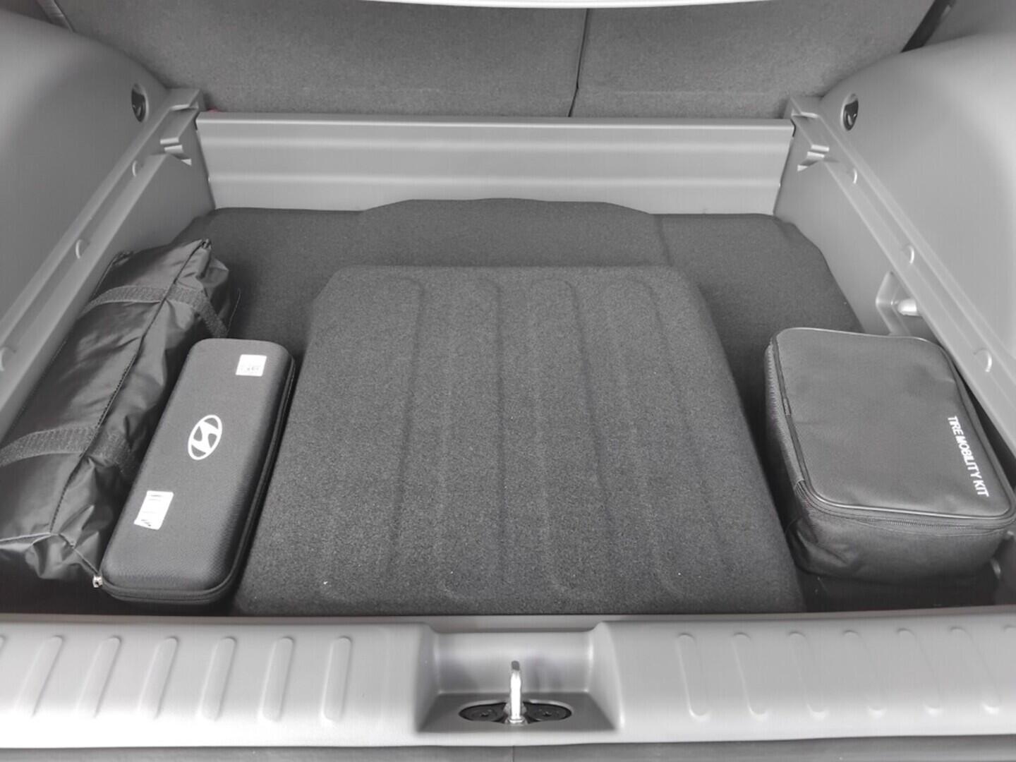 O241H03915_13.webp_IONIQ 5 MY23 STYLE PREMIUM POWER  77 kW