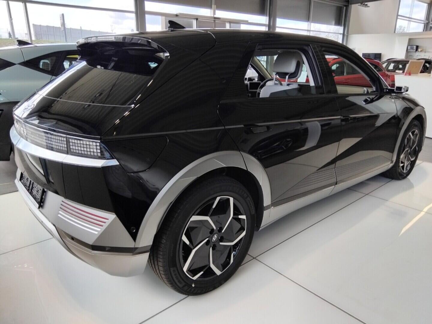 O241H03915_16.webp_IONIQ 5 MY23 STYLE PREMIUM POWER  77 kW