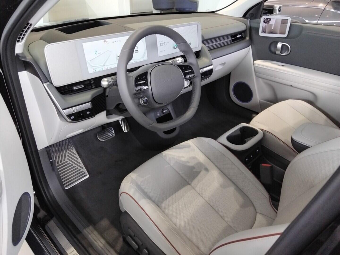 O241H03915_18.webp_IONIQ 5 MY23 STYLE PREMIUM POWER  77 kW