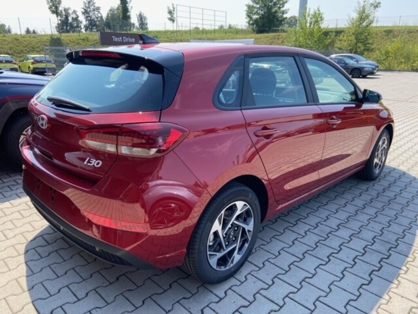 O241H03933_13.webp_i30 HB PD PE Comfort 1,5i 70 kW