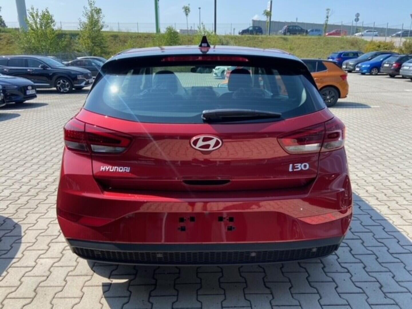 O241H03933_14.webp_i30 HB PD PE Comfort 1,5i 70 kW