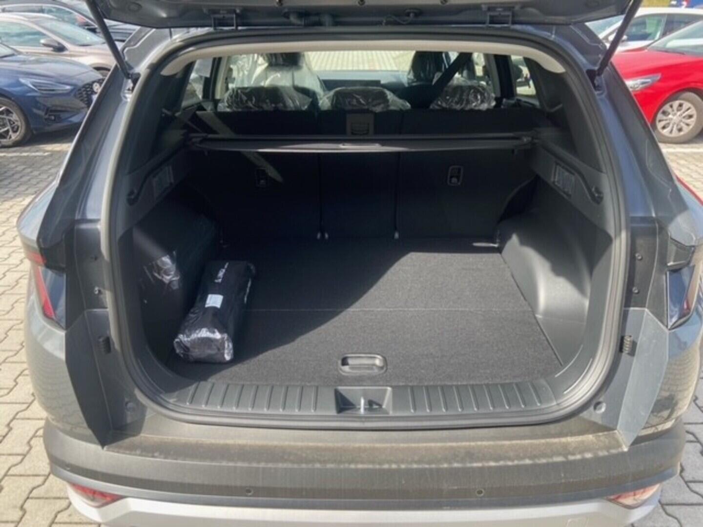 O241H03937_17.webp_TUCSON MY25 Smart 1,6 T-GDI 118 kW 6 Man 1,6 T-GDI 118 kW