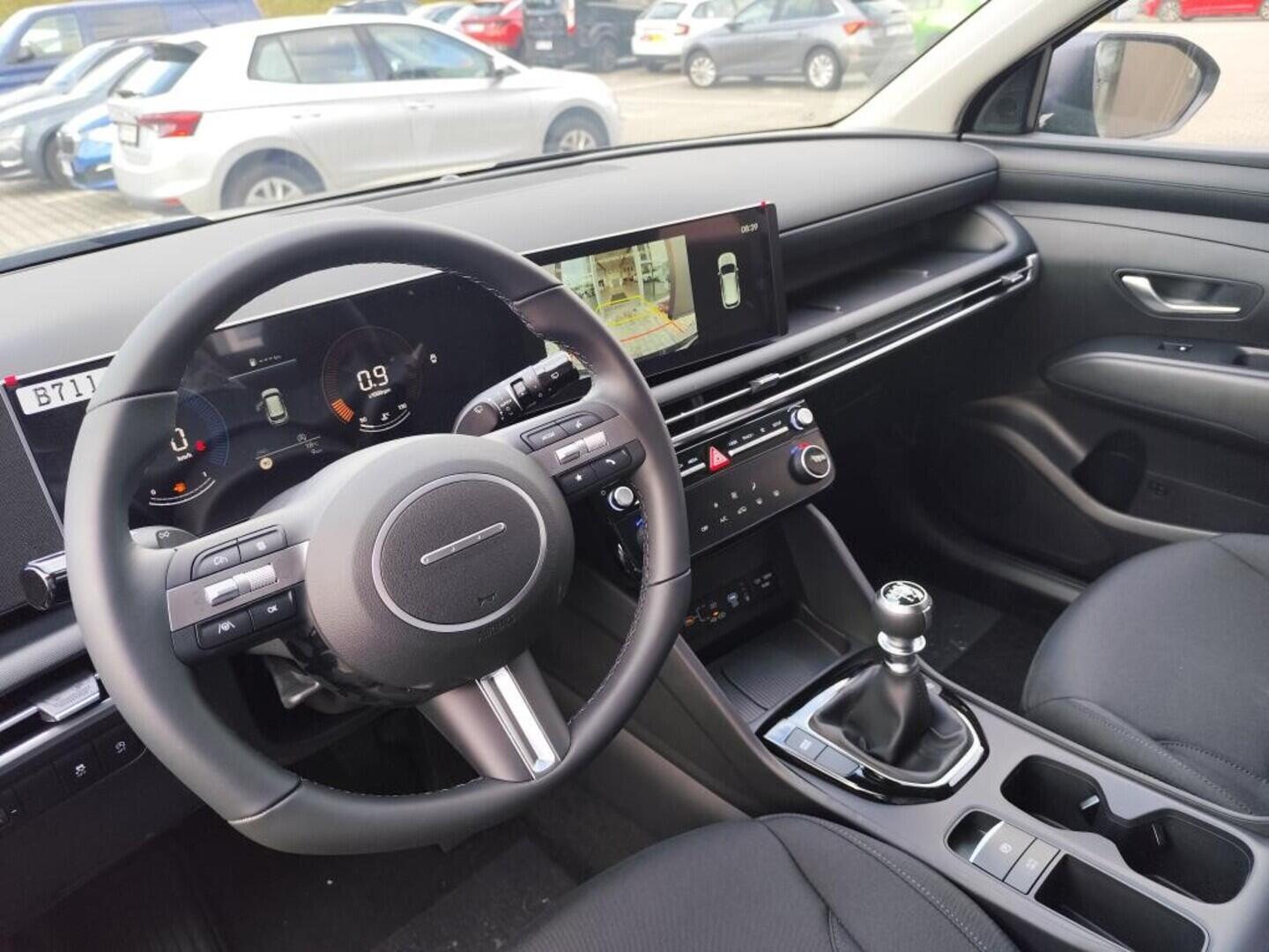 O241H03937_18.webp_TUCSON MY25 Smart 1,6 T-GDI 118 kW 6 Man 1,6 T-GDI 118 kW