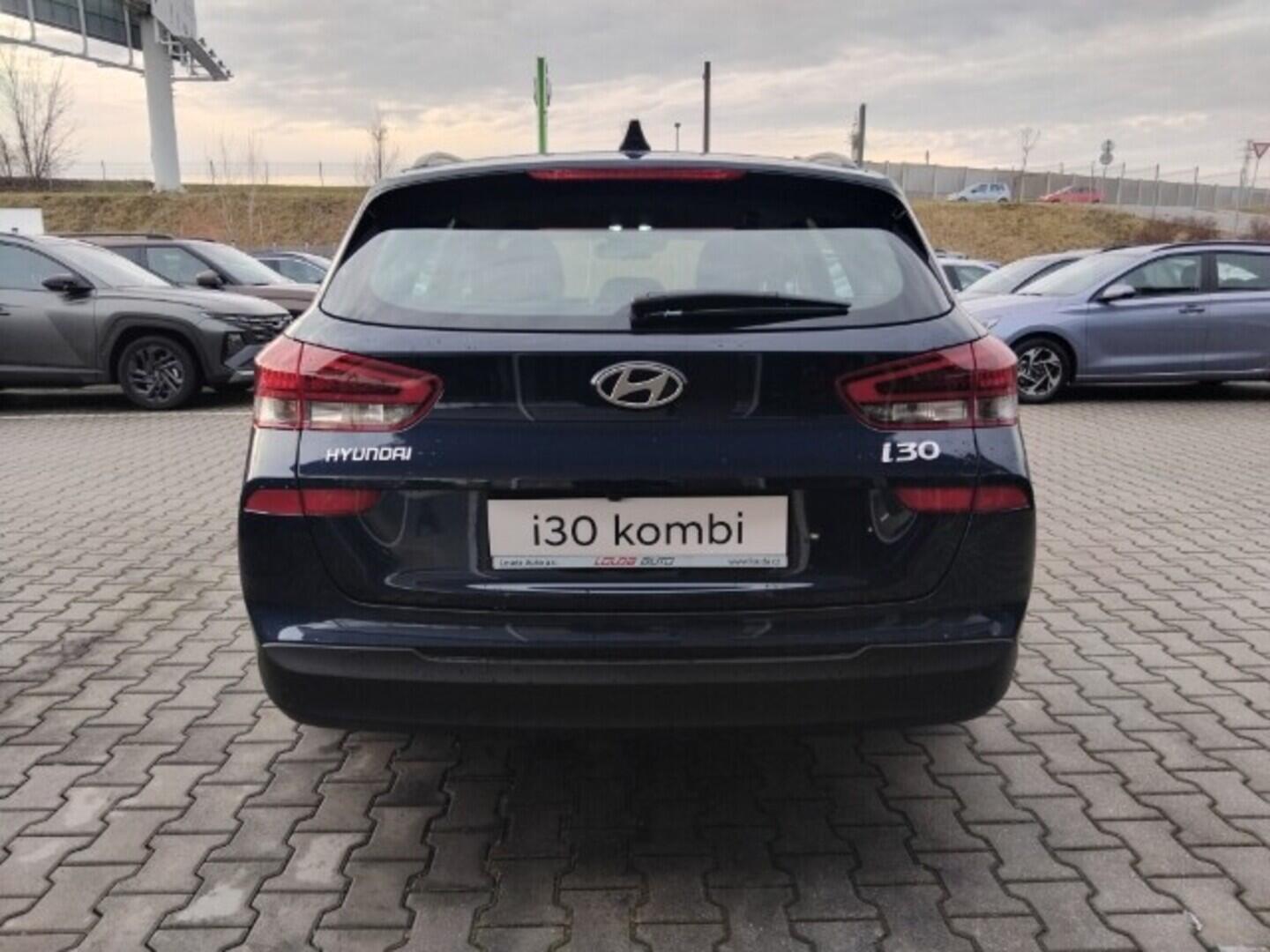 O241H03941_14.webp_i30 WG MY25 Style 1,0 T-GDI 6.Manuální 1,0 T-GDI 74 kW