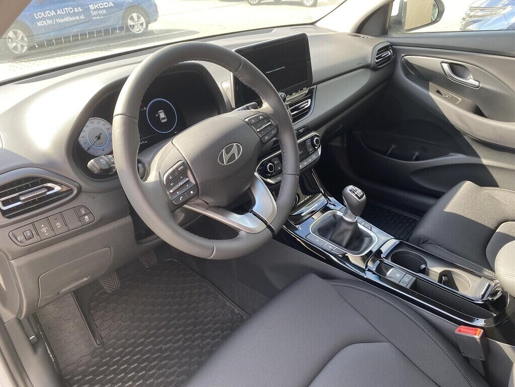 O241H03941_17.webp_i30 WG MY25 Style 1,0 T-GDI 6.Manuální 1,0 T-GDI 74 kW