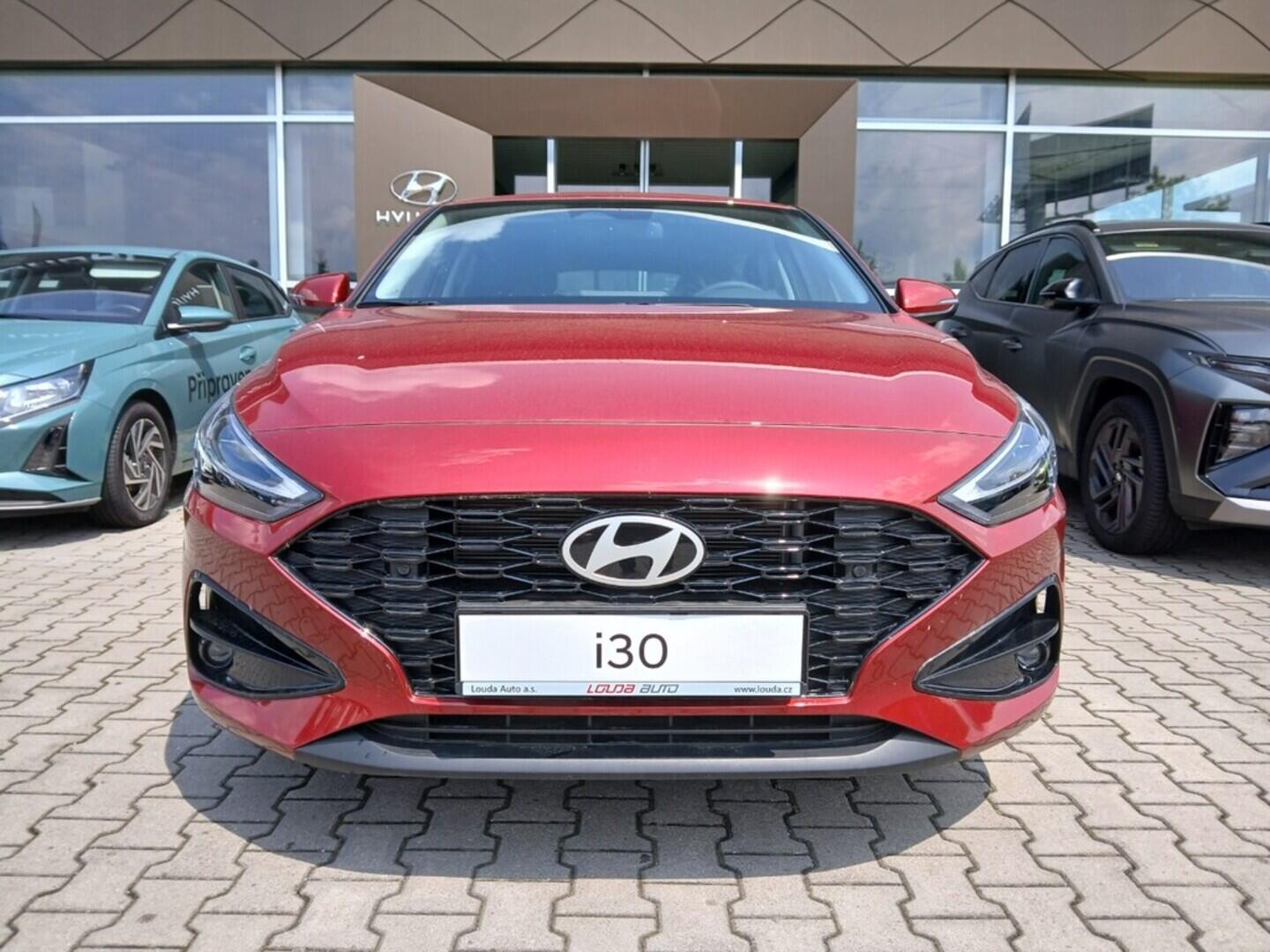 O241H03942_12.webp_i30 FB MY25 FAMILY 1,0 T-GDI Manuální 1,0 T-GDI 74 kW