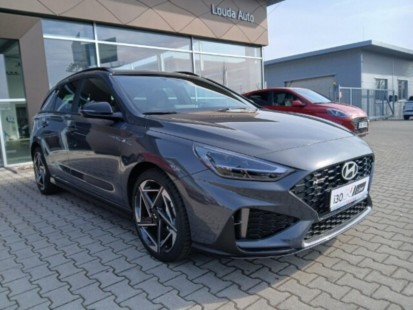 O241H03966_12.webp_i30 WG 1,5 T-GDI MHEV 103kW N LINE