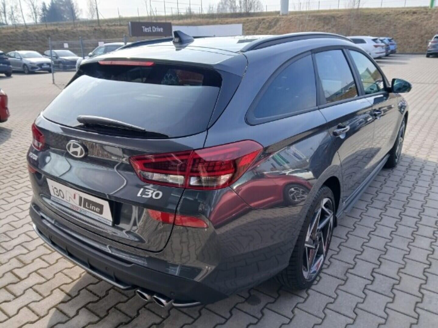 O241H03966_13.webp_i30 WG 1,5 T-GDI MHEV 103kW N LINE