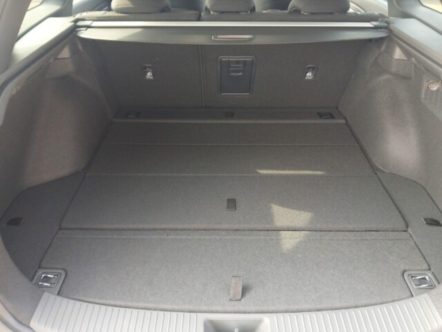 O241H03966_16.webp_i30 WG 1,5 T-GDI MHEV 103kW N LINE