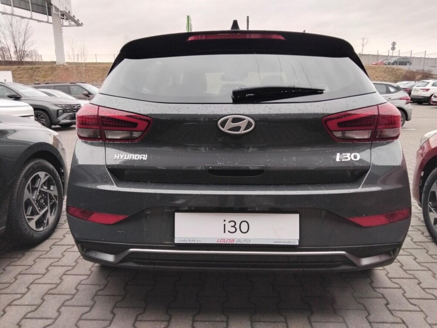 O241H03967_14.webp_i30 HB 1,5i 70kW STYLE