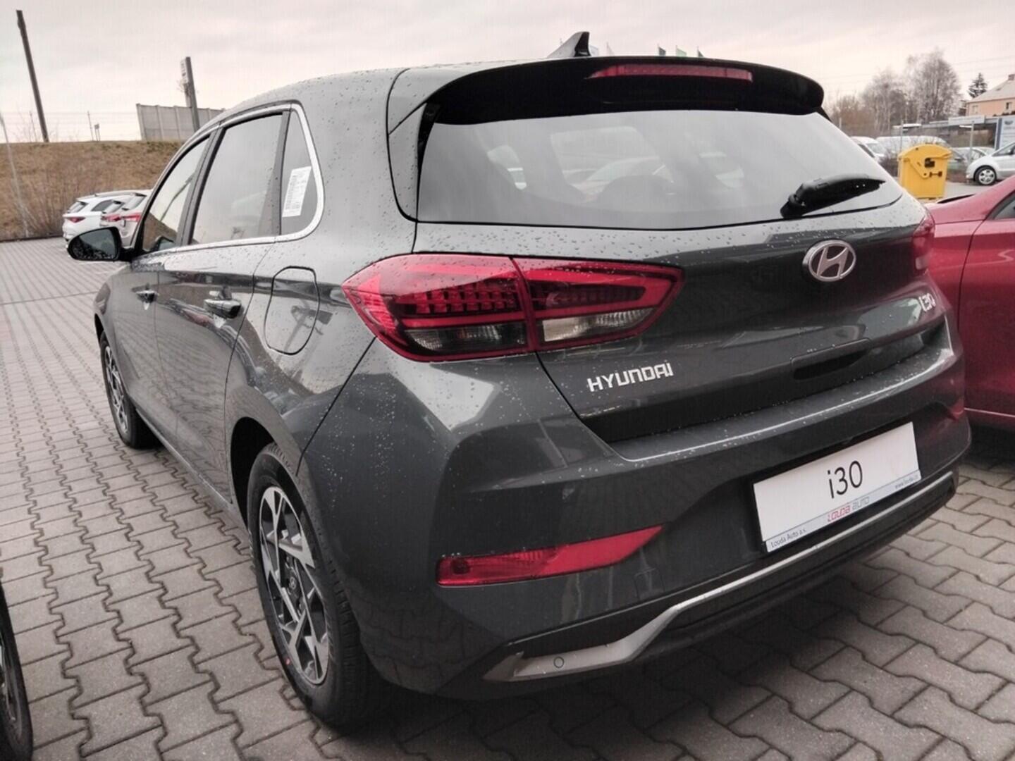 O241H03967_15.webp_i30 HB 1,5i 70kW STYLE