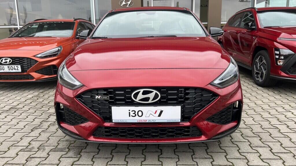 O241H03970_11.webp_i30 HB PD PE NLINE 1,5 T-GDI MHEV 103 kW