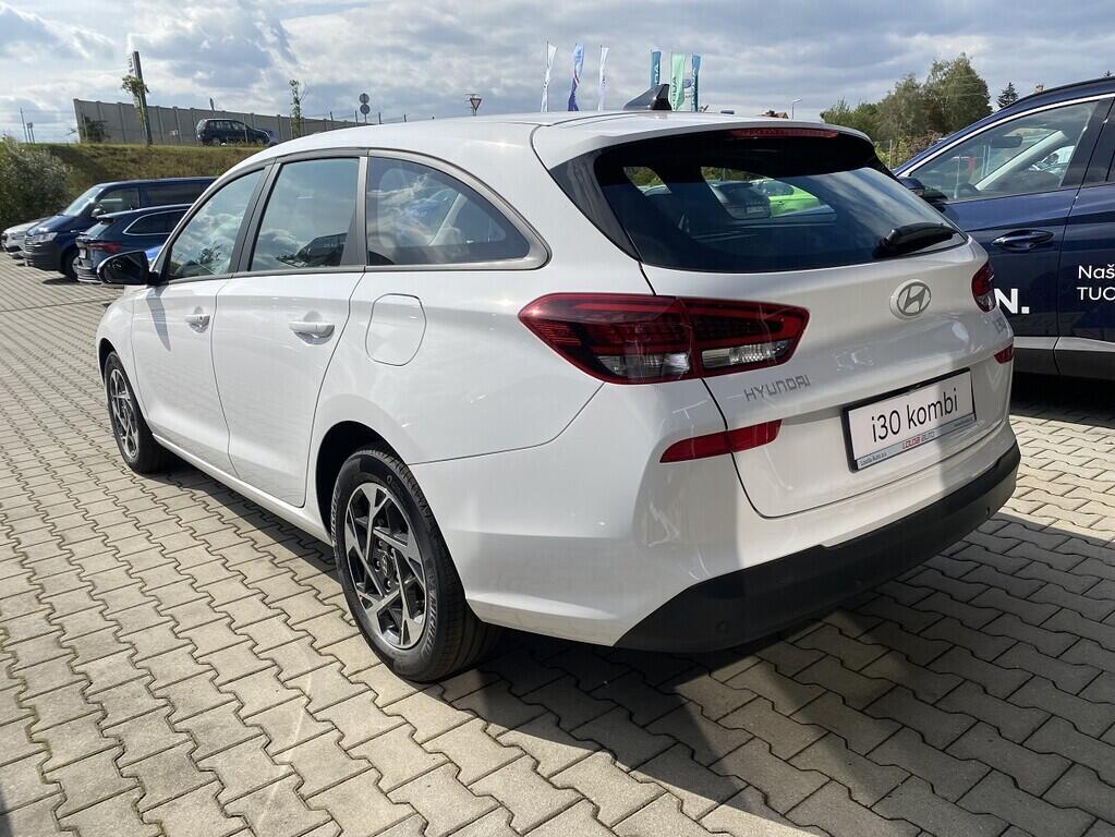 O241H03973_16.webp_i30 WG MY23 Comfort 1,0 T-GDI 74 kW