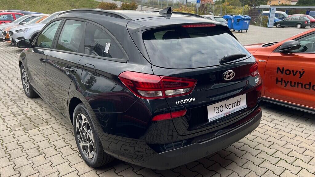 O241H03976_15.webp_i30 WG PD PE Smart Climate 1,0 T-GDI 74  1,0 T-GDI 74 kW