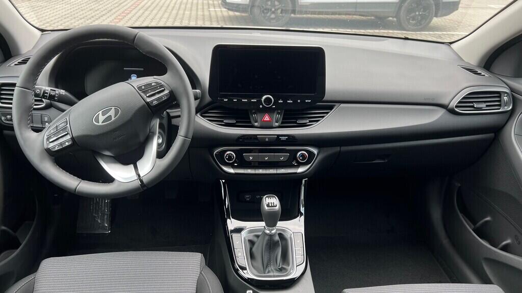 O241H03976_17.webp_i30 WG PD PE Smart Climate 1,0 T-GDI 74  1,0 T-GDI 74 kW