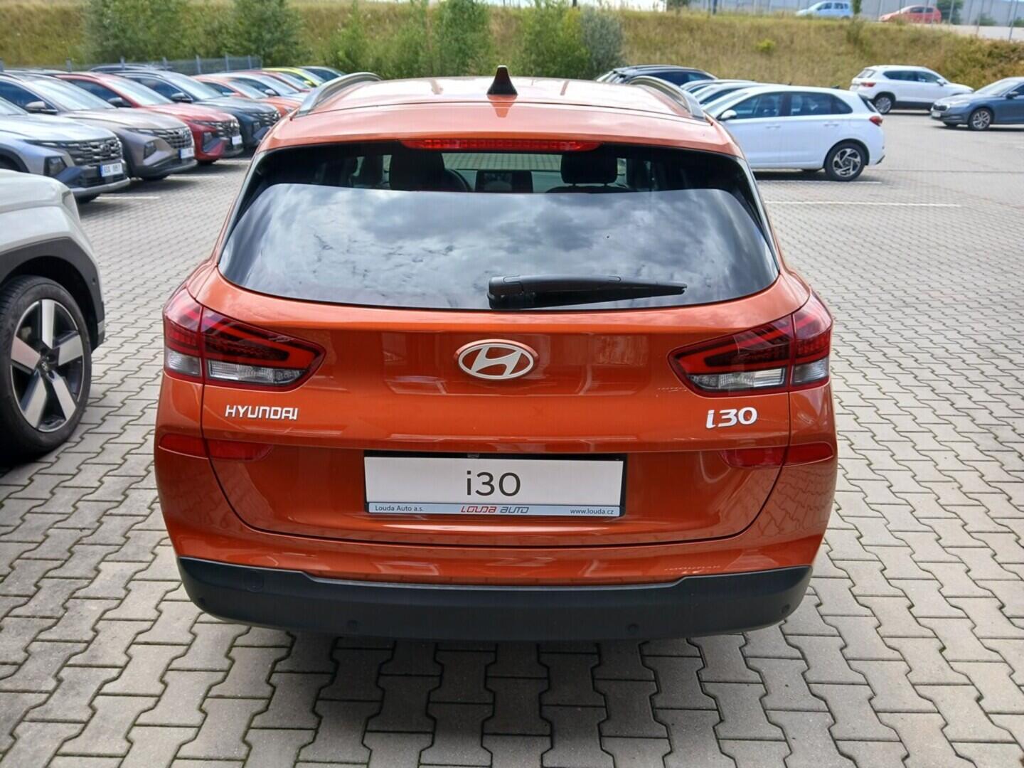 O241H03977_14.webp_I30 WG FL 1,5 T-GDI MH DCT FAMILY 1,5 T-GDI MHEV 103 kW