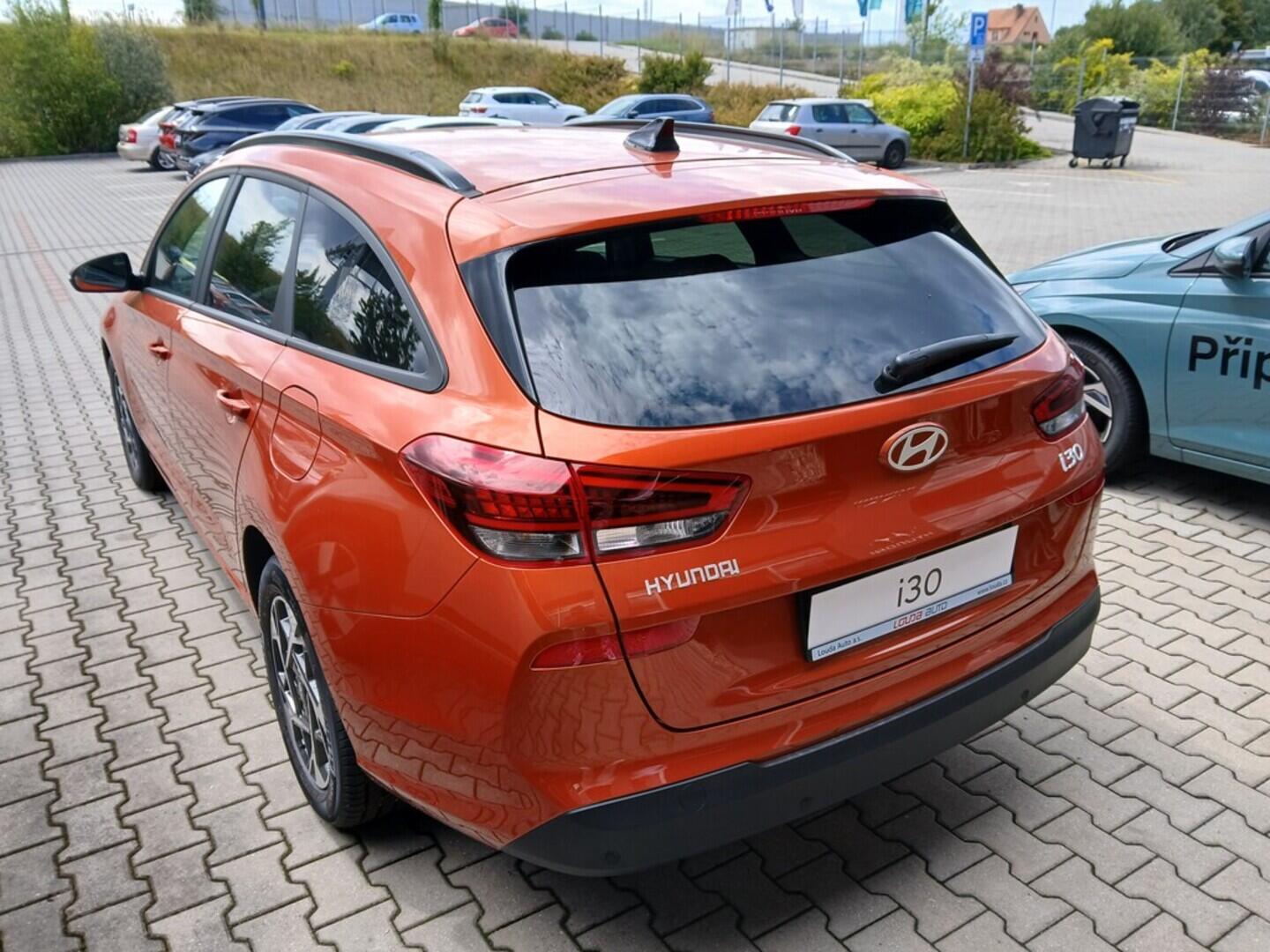 O241H03977_15.webp_I30 WG FL 1,5 T-GDI MH DCT FAMILY 1,5 T-GDI MHEV 103 kW