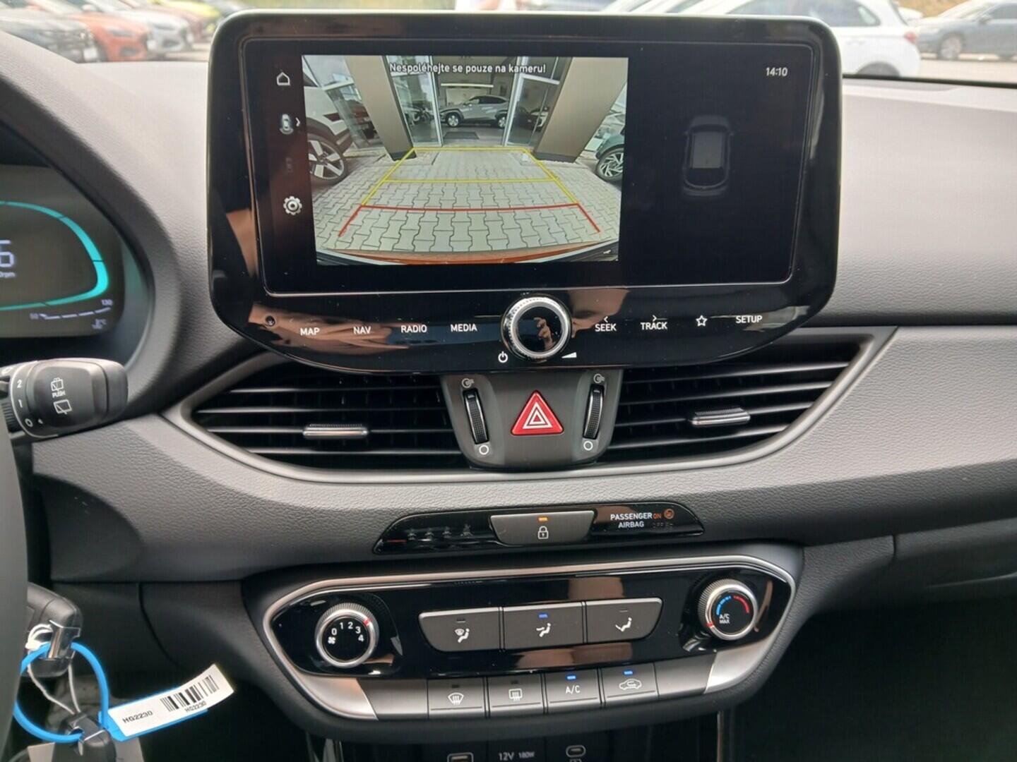 O241H03977_16.webp_I30 WG FL 1,5 T-GDI MH DCT FAMILY 1,5 T-GDI MHEV 103 kW