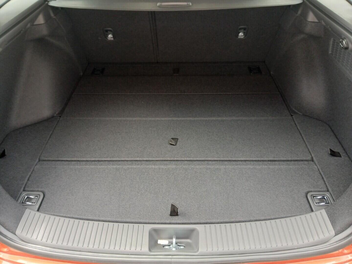 O241H03977_18.webp_I30 WG FL 1,5 T-GDI MH DCT FAMILY 1,5 T-GDI MHEV 103 kW