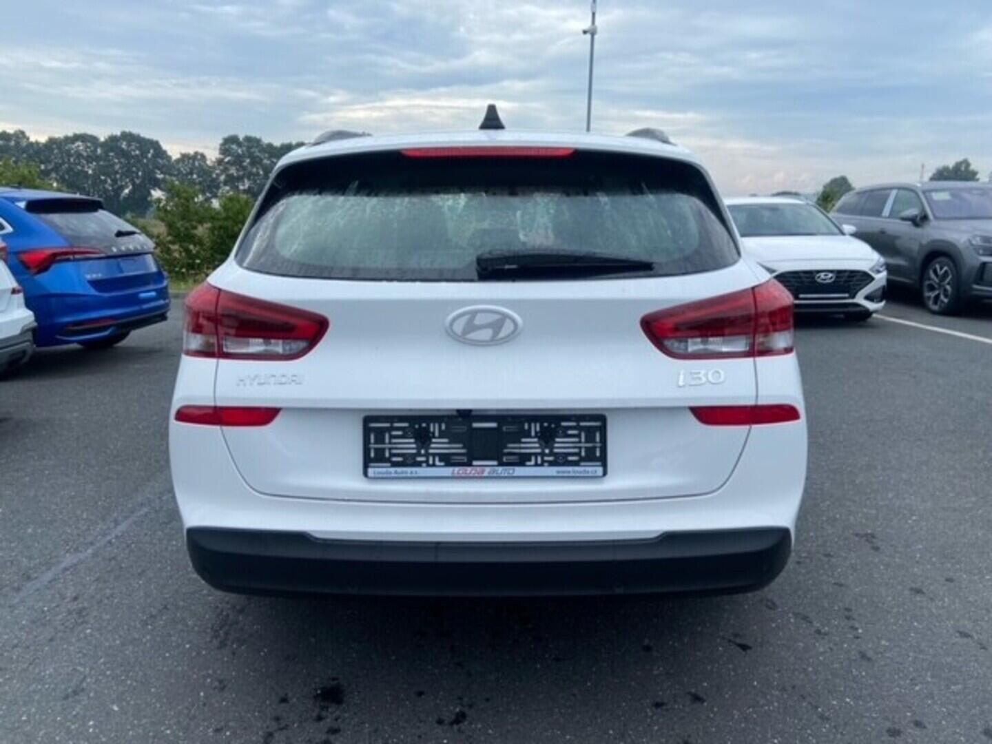 O241H03978_14.webp_i30 WG PD PE Start  1,5 T-GDI MHEV 103 kW  