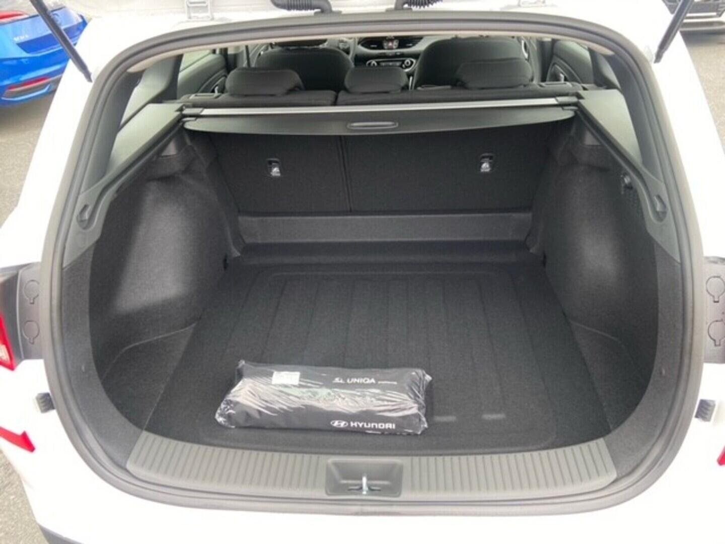 O241H03978_15.webp_i30 WG PD PE Start  1,5 T-GDI MHEV 103 kW  