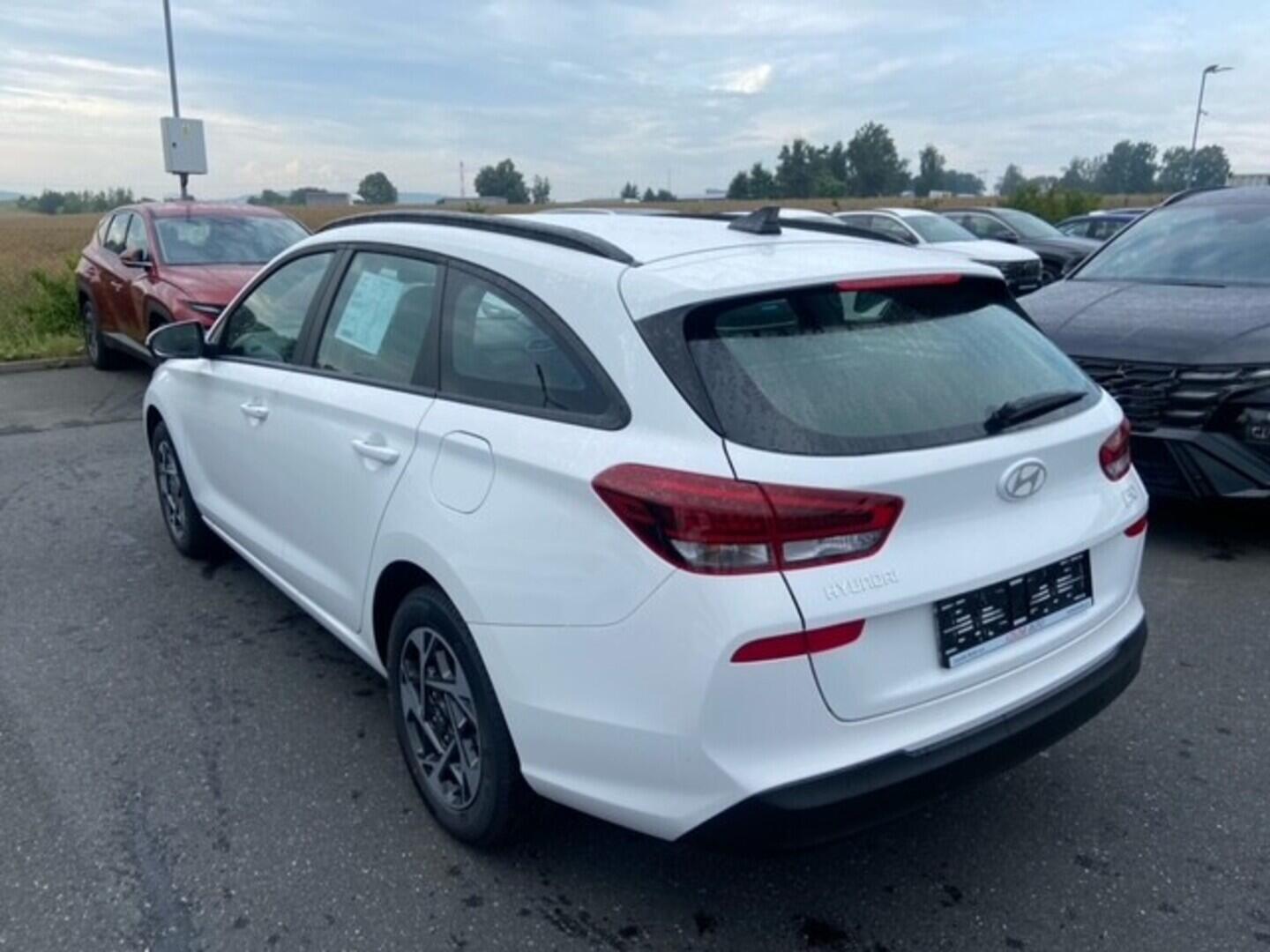 O241H03978_16.webp_i30 WG PD PE Start  1,5 T-GDI MHEV 103 kW  