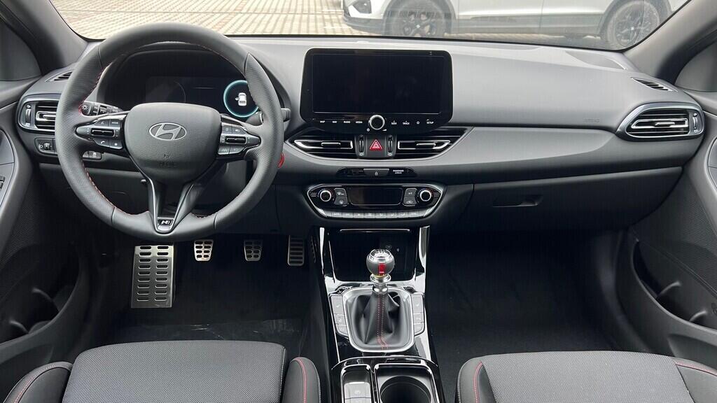 O241H03983_17.webp_i30 FB NLINE  1,5 T-GDI MHEV 103 kW