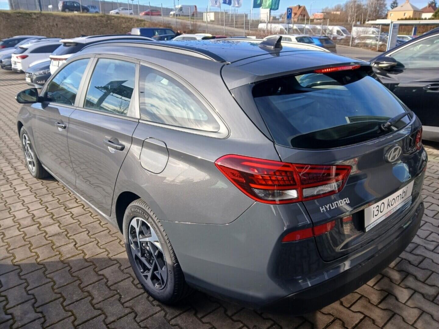 O241H04016_15.webp_i30 WG PD PE Smart 1,0 T-GDI 85 kW