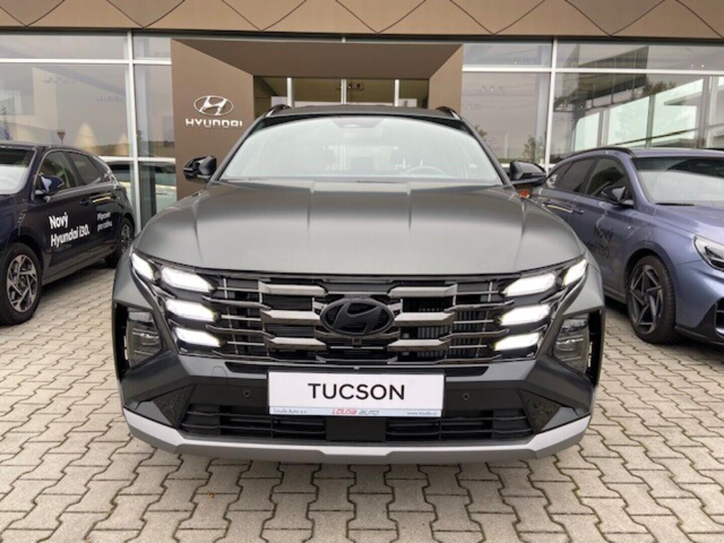 O241H04028_13.webp_TUCSON PHEV NX4 20 Years Luxury 1,6 T-GDI PHEV 185 kW