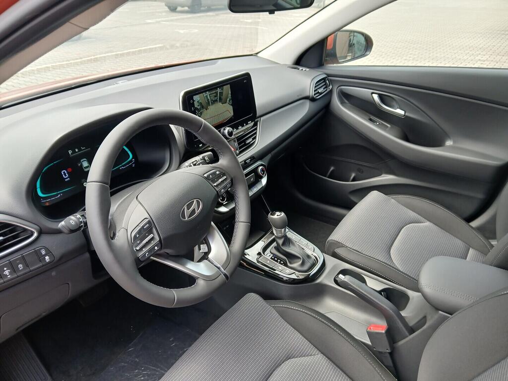 O241H04045_17.webp_I30 26 WG 1,6 T-GDI DCT GO CZECH 1110 kW