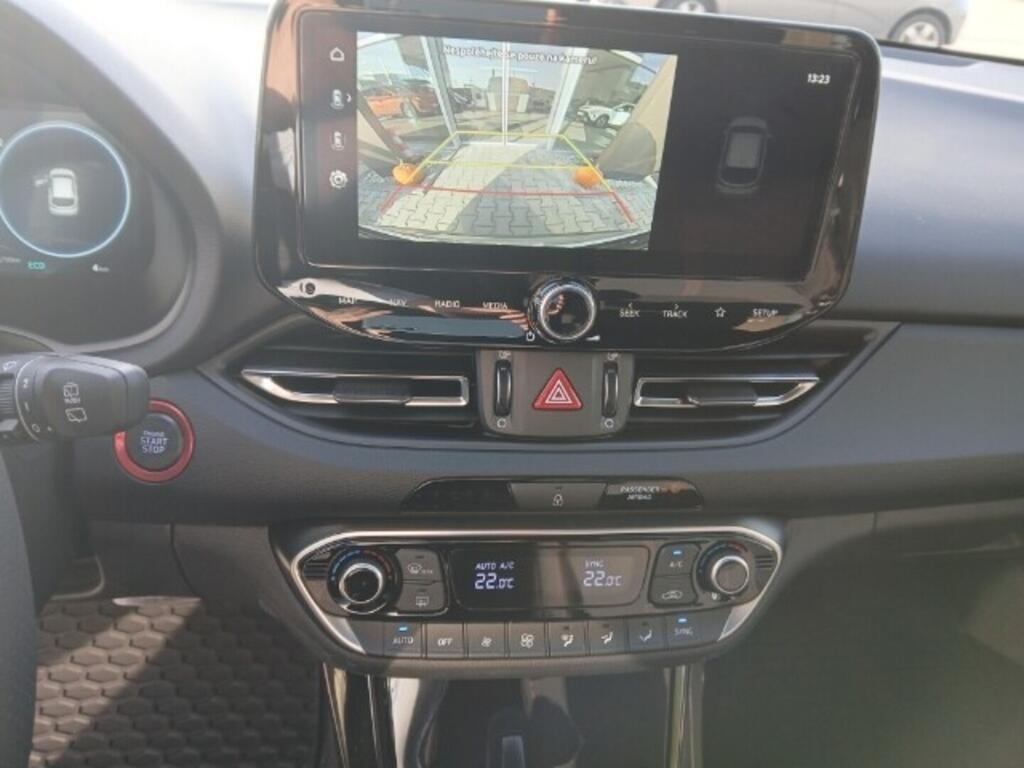 O241H04049_18.webp_I30 WG 26 1,6TGDI DCT GO CZECH N LINE 110 kW