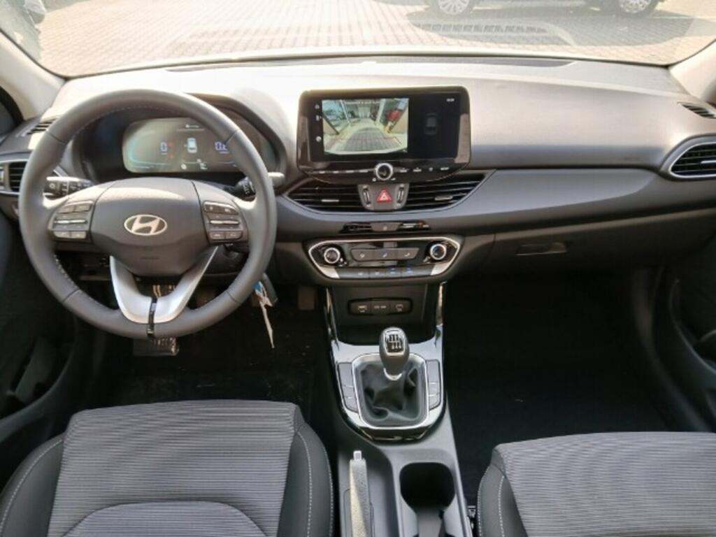 O241H04050_18.webp_I30 26 WG 1,0 T-GDI MT COMFORT 85 kW