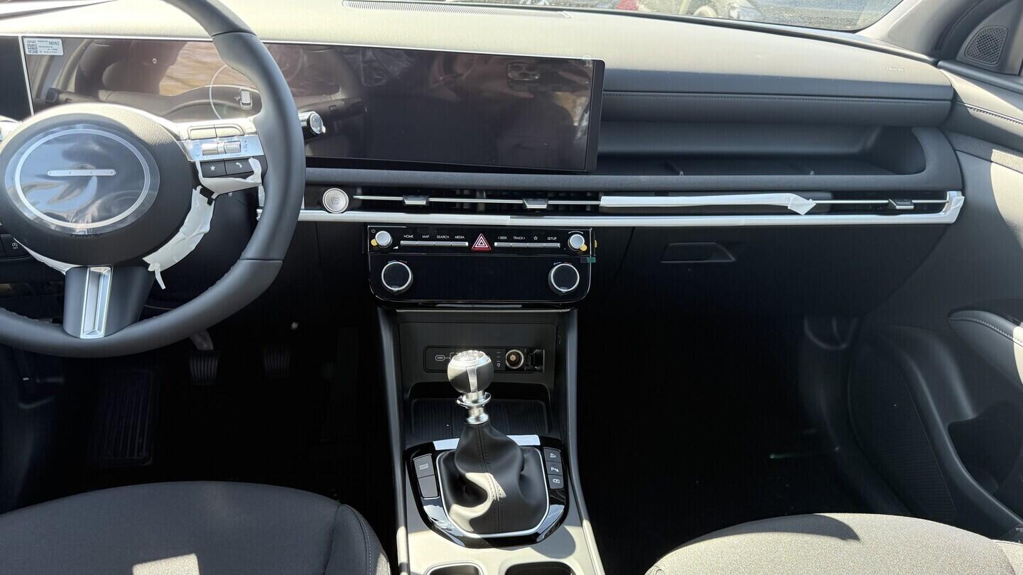 O241H04094_16.webp_TUCSON 26 1.6 T-GDI 2WD MT GO CZECH PLUS