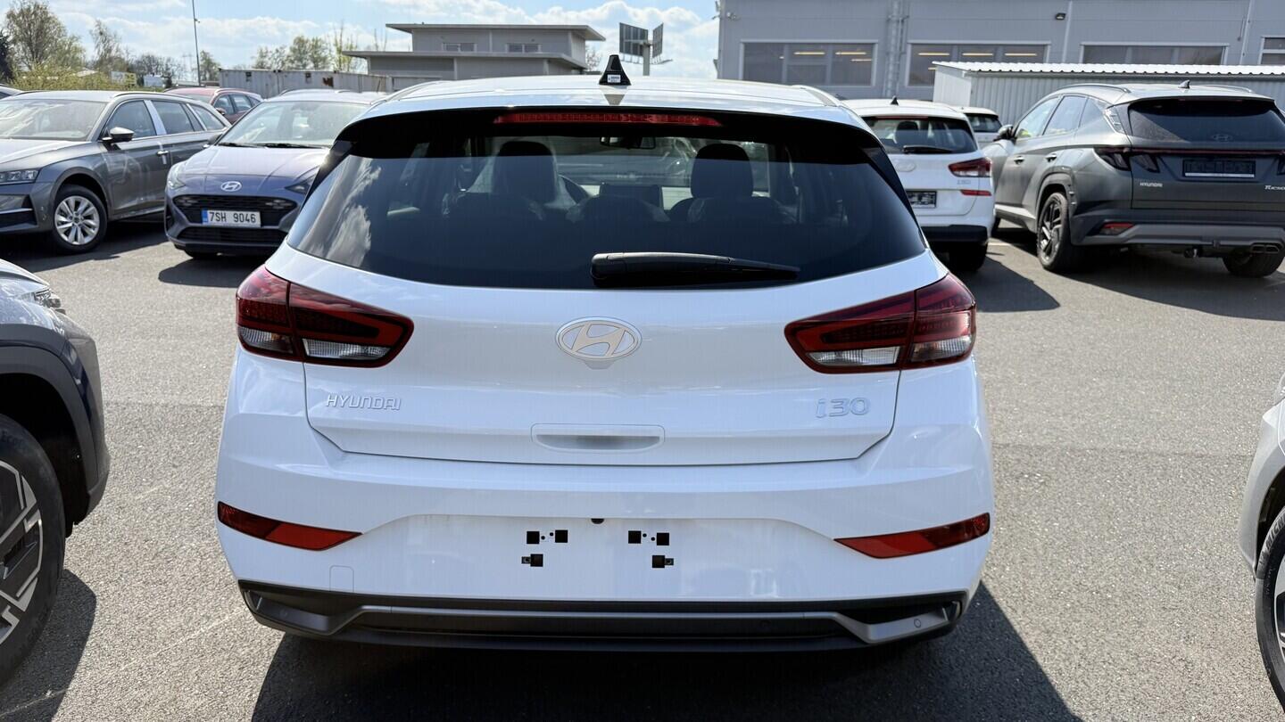 O241H04108_14.webp_I30 HB 26 1,6TGDI 110 kW DCT SMART