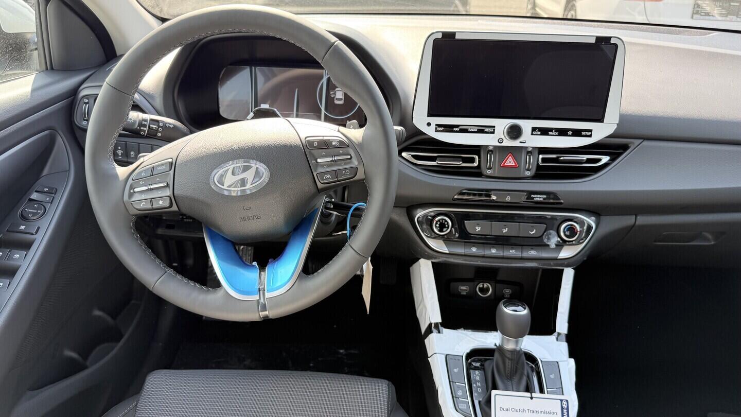 O241H04108_17.webp_I30 HB 26 1,6TGDI 110 kW DCT SMART