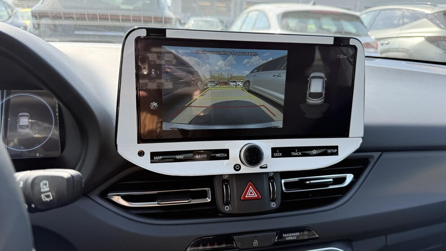 O241H04108_18.webp_I30 HB 26 1,6TGDI 110 kW DCT SMART