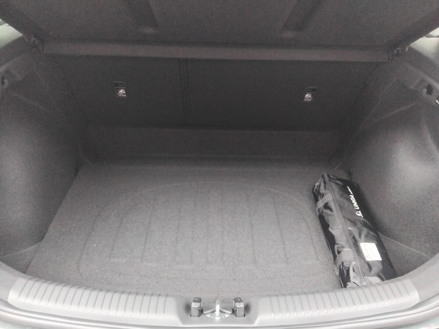 O241H04111_16.webp_I30 HB 1,0 T-GDI 85 kW MT GO CZECH