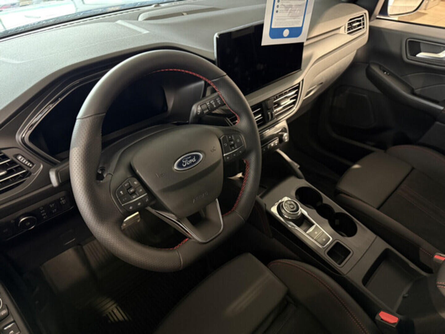 O251002703_13.webp_Ford Kuga ST-Line X, 1.5 EcoBoost (137 kW/186 k), 8st. automatická, přední pohon