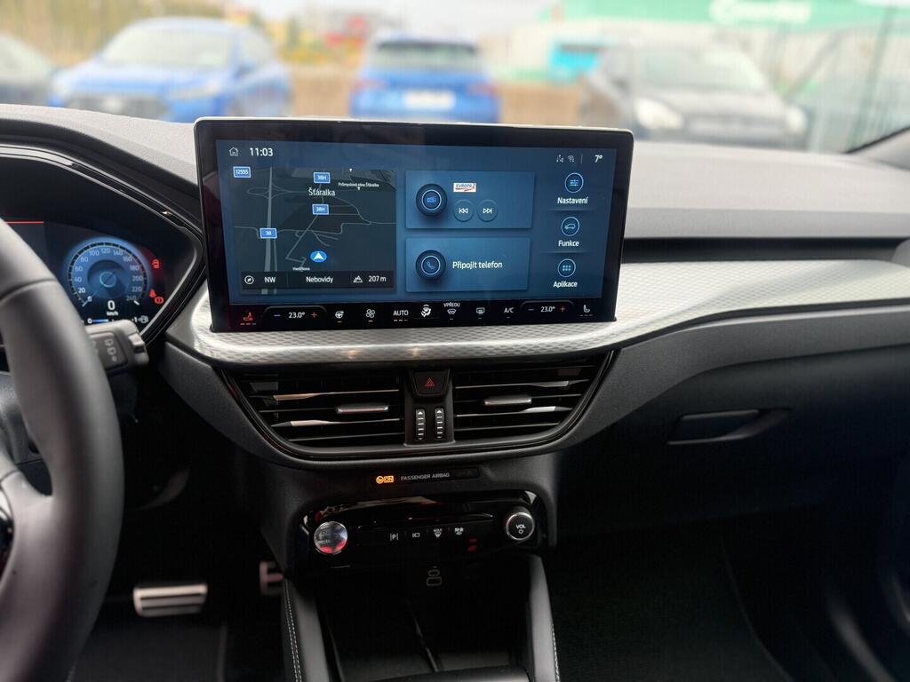 O251003039_13.webp_Kuga Sound Edition, 2,5 HEV, 132 kW