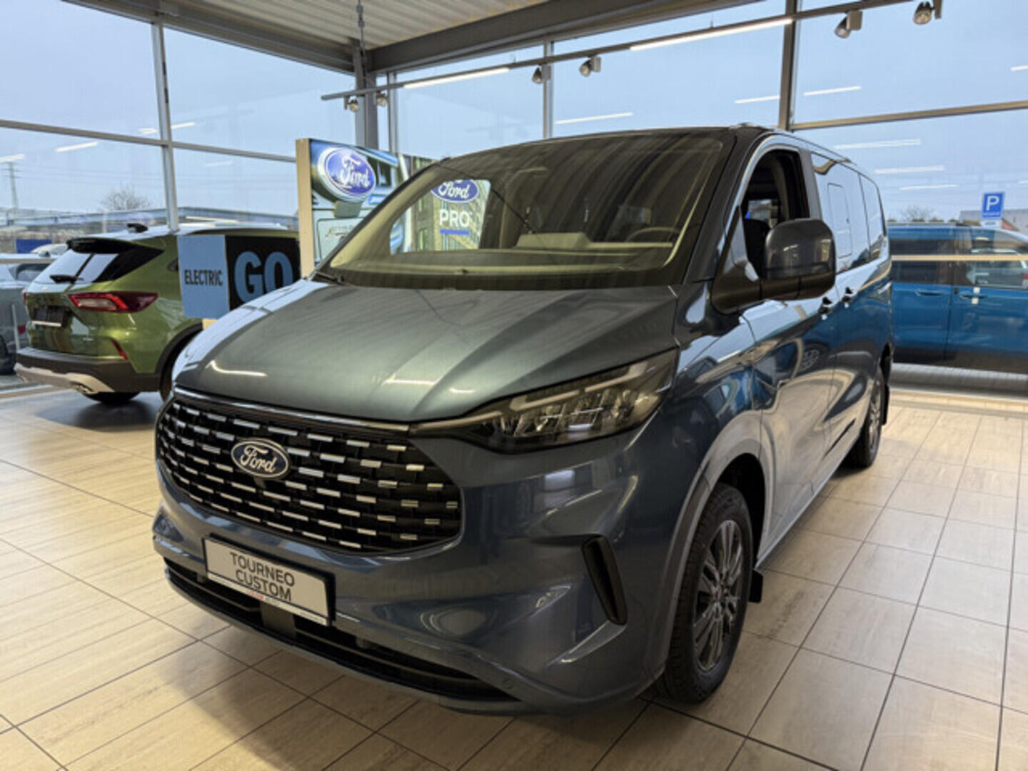 O251003047_10.webp_Tourneo Custom V710 TOURNEO 2,0 EcoBlue 125 kW