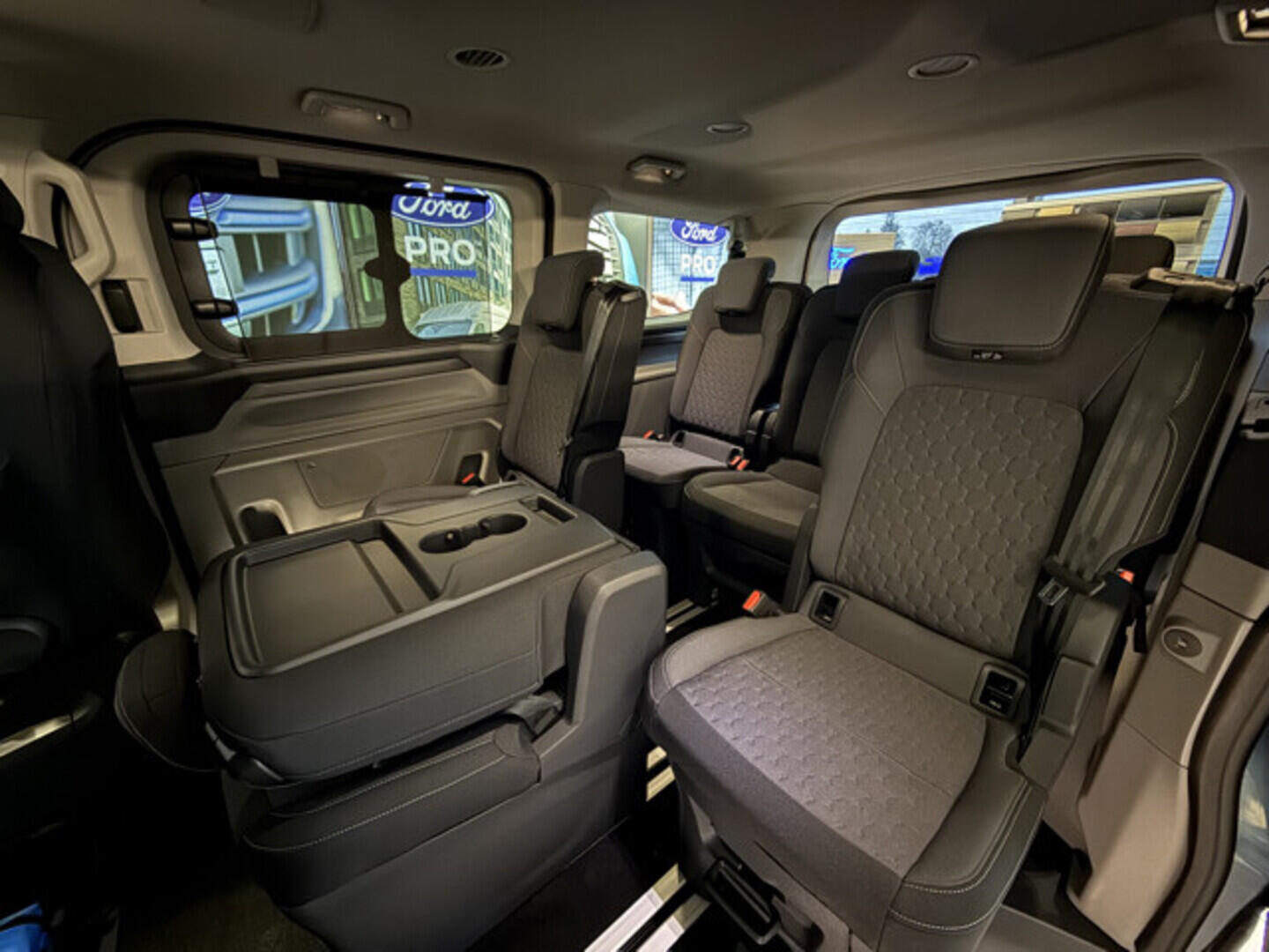 O251003047_13.webp_Tourneo Custom V710 TOURNEO 2,0 EcoBlue 125 kW