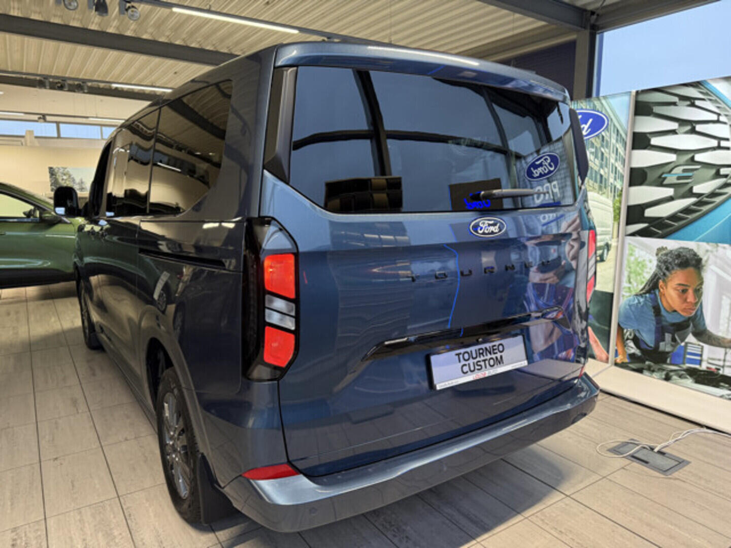 O251003047_14.webp_Tourneo Custom V710 TOURNEO 2,0 EcoBlue 125 kW