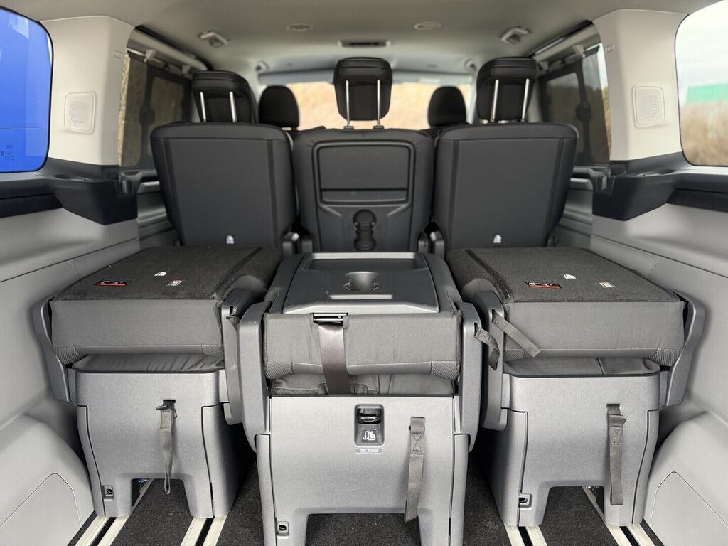 O251003086_13.webp_Tourneo Custom Titanium X L2, 2,5 PHEV 