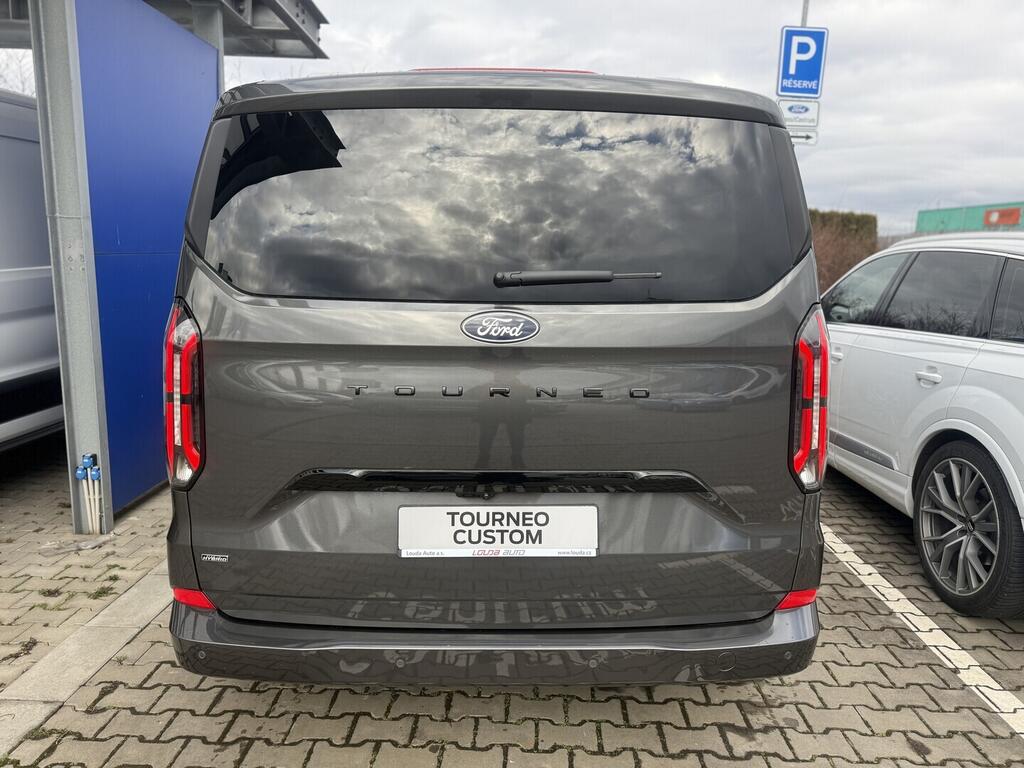 O251003086_17.webp_Tourneo Custom Titanium X L2, 2,5 PHEV 