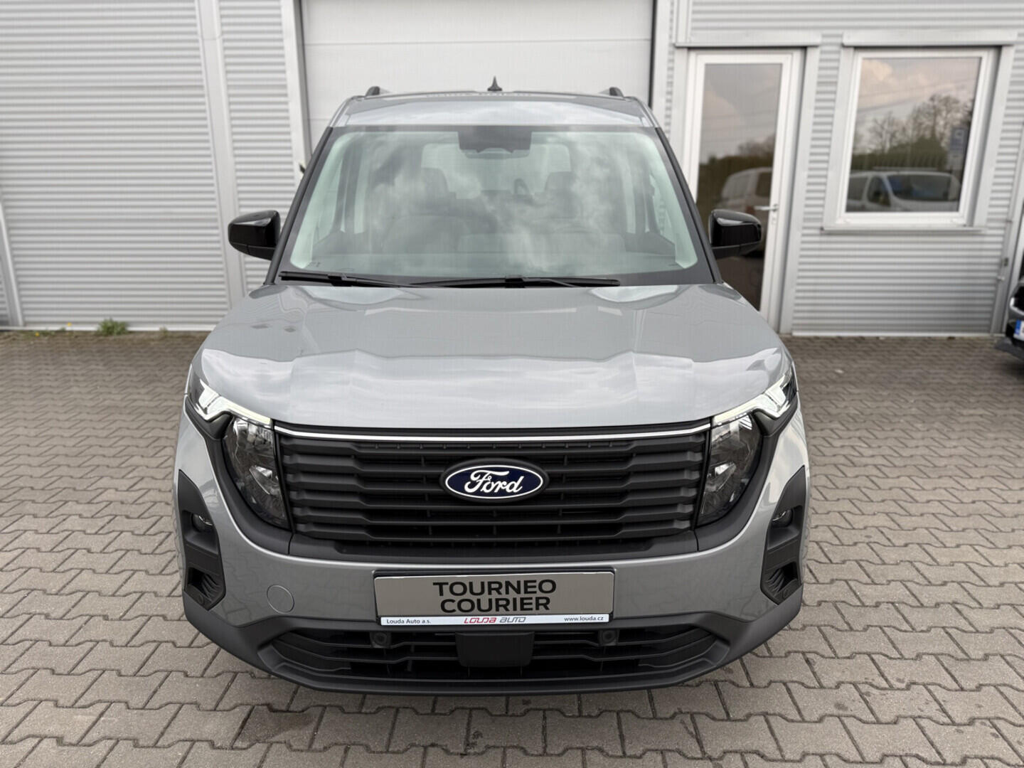 O251003095_12.webp_Tourneo Courier V769 Tourneo 1,0 EcoBoost 92 kW