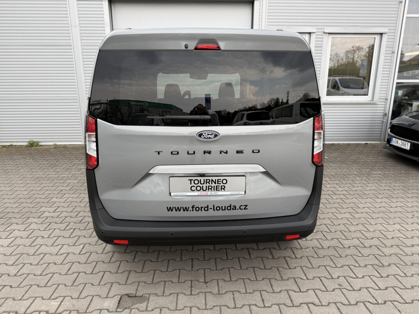 O251003095_19.webp_Tourneo Courier V769 Tourneo 1,0 EcoBoost 92 kW