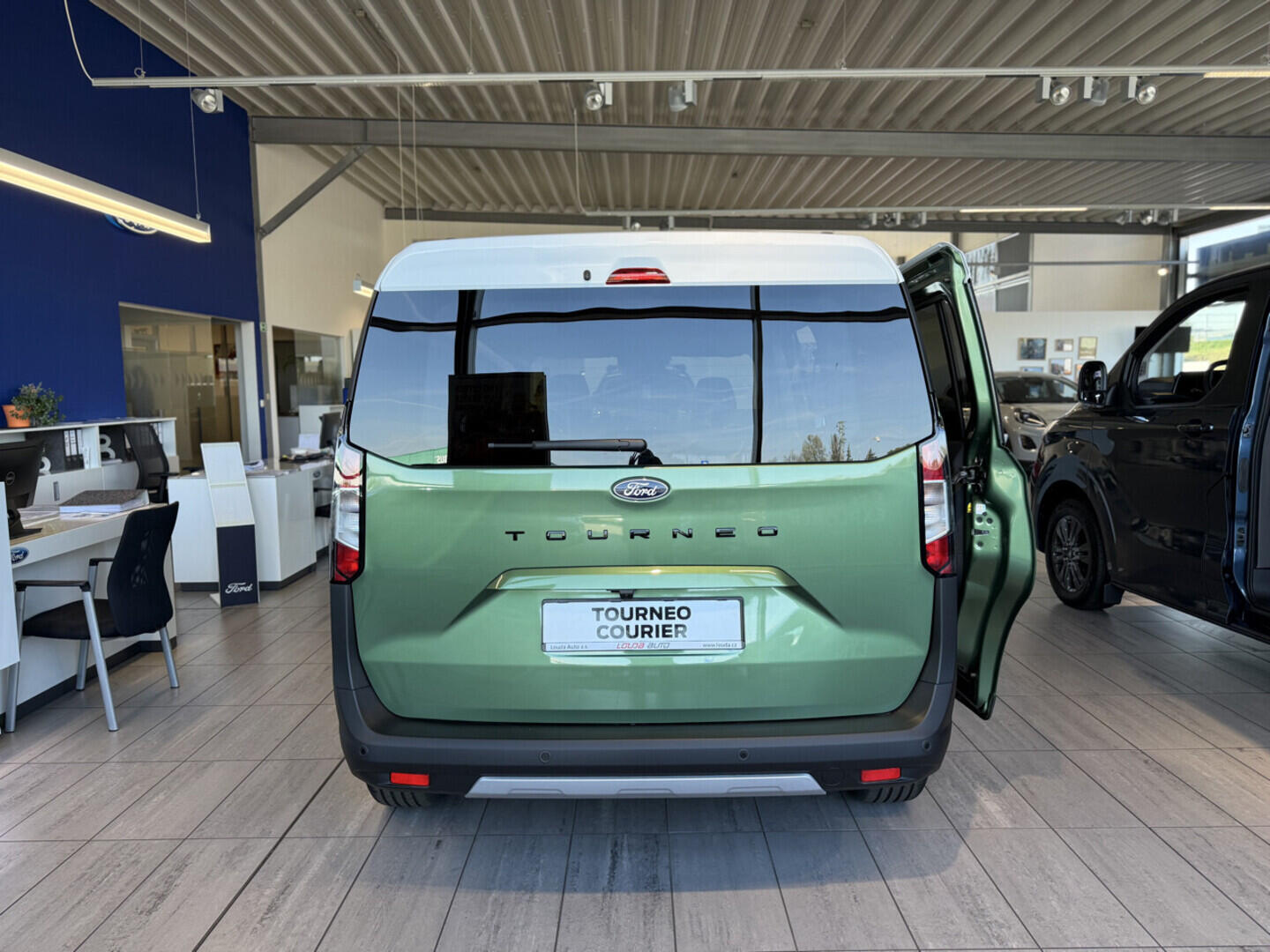 O251003169_15.webp_Tourneo Courier Active L1, 1,0 EcoBoost 92 kW